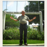 Ex-prefeito Osmar Leitão na praça dos Ex-Combatentes. São Gonçalo