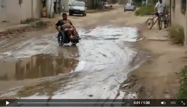 Vídeo publicado por Vanderlea Sant'Ana no grupo "Queremos Asfalto em Ipiíba" São Gonçalo – RJ