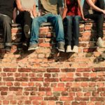 Em cima do muro indeciso