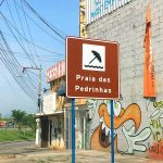 Sinalização da entrada da Praia das Pedrinhas São Gonçalo