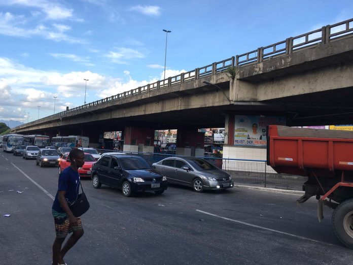 Viaduto de Alcântara numa tarde em SIM São Gonçalo