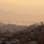 Vista da Ponte Rio-Niterói de São Gonçalo por Fernando Bittencourt