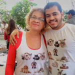 Organizadora da Feira de Animais, Mônica Nunes, e seu filho.