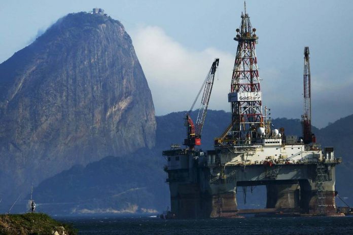 Petróleo em Alta – Plataforma na Baía de Guanabara
