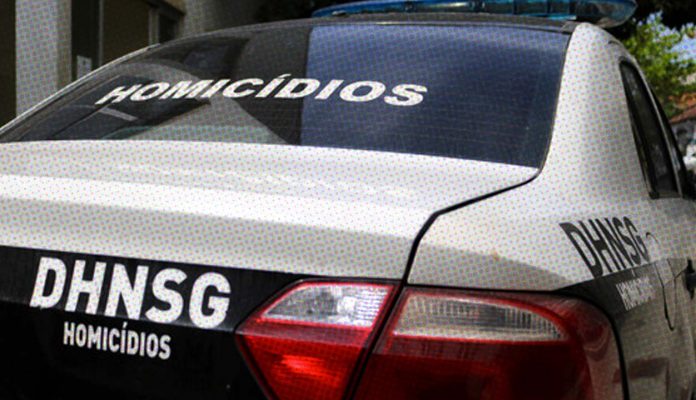 Carro da Polícia Civil do Rio de Janeiro. DHNSG, a divisão de homicídios de Niterói e São Gonçalo.