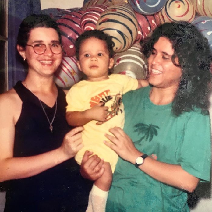 Matheus Graciano em 1986, com 1 ano de idade no dia das professoras